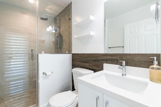 8425 SW 185th St, Cutler Bay, FL 33157