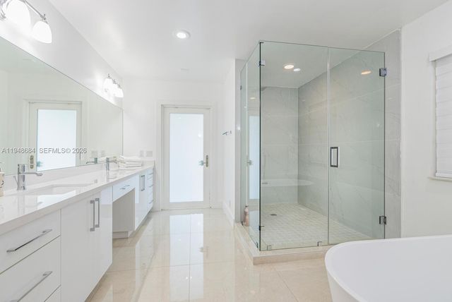 8425 SW 185th St, Cutler Bay, FL 33157