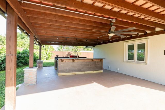 8425 SW 185th St, Cutler Bay, FL 33157