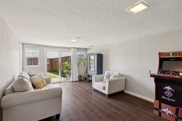 1501 Austrian Road, Grand Prairie, TX 75050