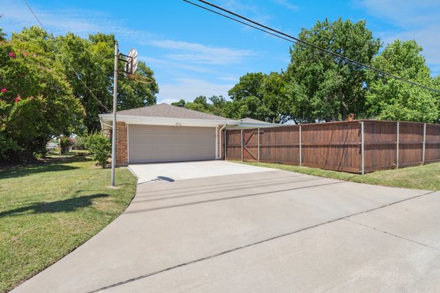 1501 Austrian Road, Grand Prairie, TX 75050