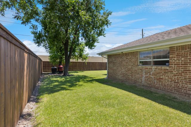 1501 Austrian Road, Grand Prairie, TX 75050
