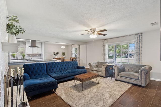 1501 Austrian Road, Grand Prairie, TX 75050