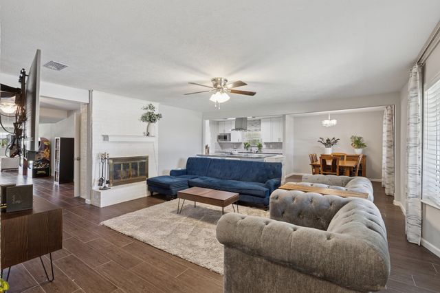 1501 Austrian Road, Grand Prairie, TX 75050