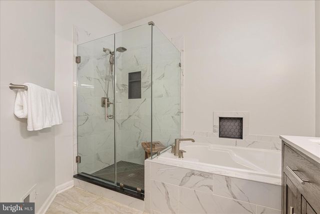 20227 MACGLASHAN TER, Ashburn, VA 20147