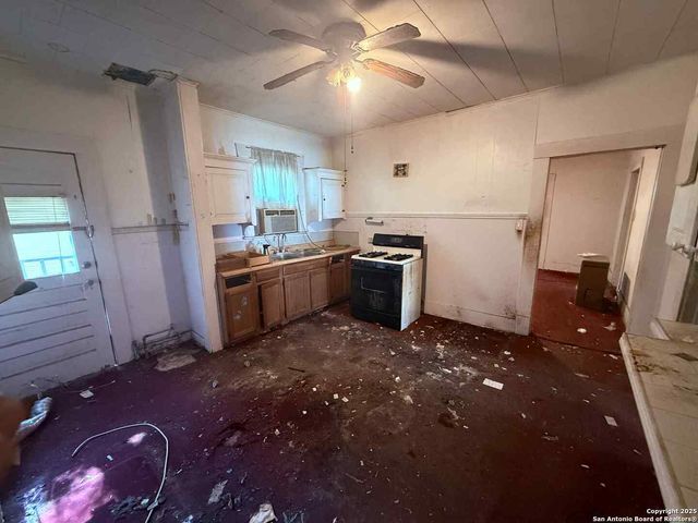 370 huisache, San Antonio, TX 78212