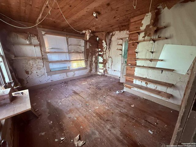 370 huisache, San Antonio, TX 78212