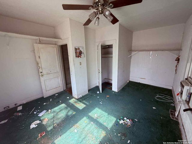 370 huisache, San Antonio, TX 78212