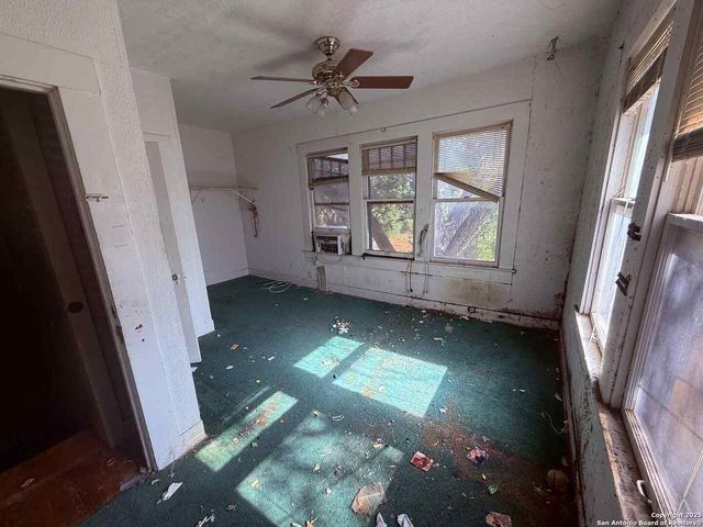 370 huisache, San Antonio, TX 78212