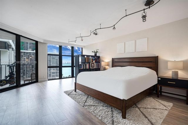 1925 Brickell Ave 1603, Miami, FL 33129