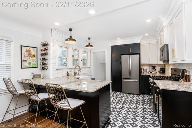 805 Forestdale Road, Royal Oak, MI 48067