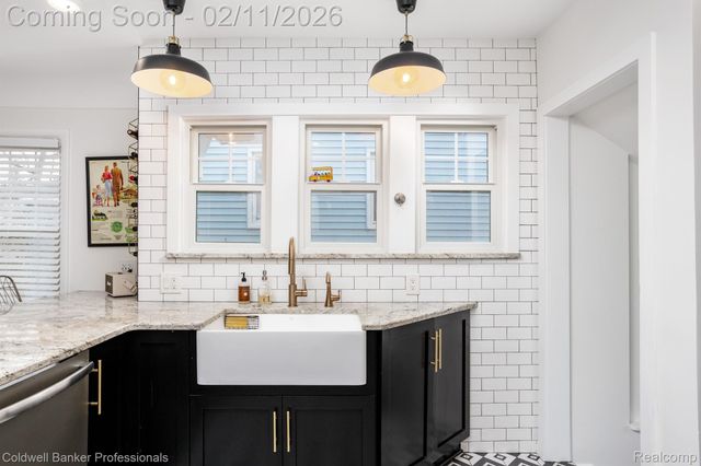 805 Forestdale Road, Royal Oak, MI 48067