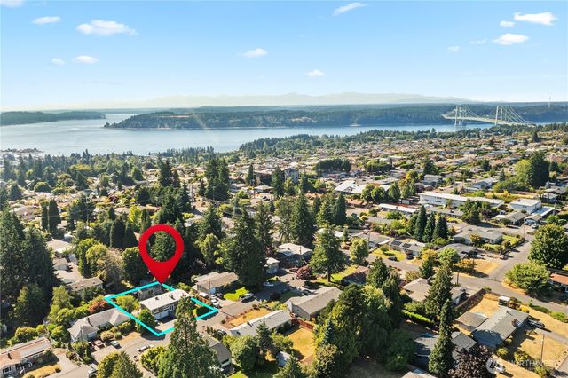 2120 Seaview Street W, University Place, WA 98466