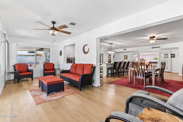 13812 N WHISPERING LAKE Drive, Sun City, AZ 85351