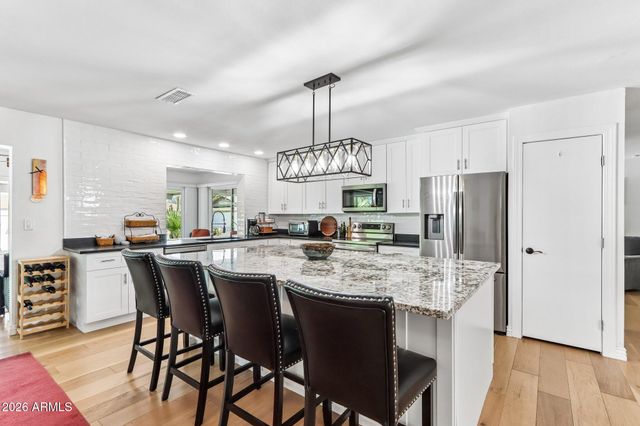 13812 N WHISPERING LAKE Drive, Sun City, AZ 85351