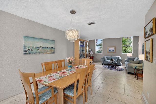 10638 NW 7th Street, Pembroke Pines, FL 33026