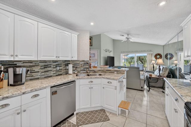 10638 NW 7th Street, Pembroke Pines, FL 33026