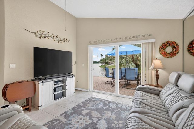 10638 NW 7th Street, Pembroke Pines, FL 33026