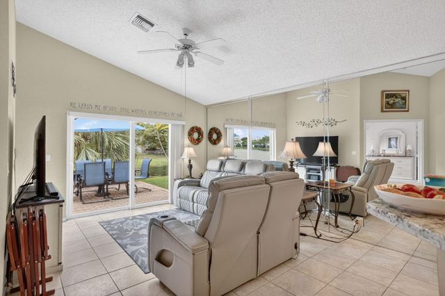 10638 NW 7th Street, Pembroke Pines, FL 33026