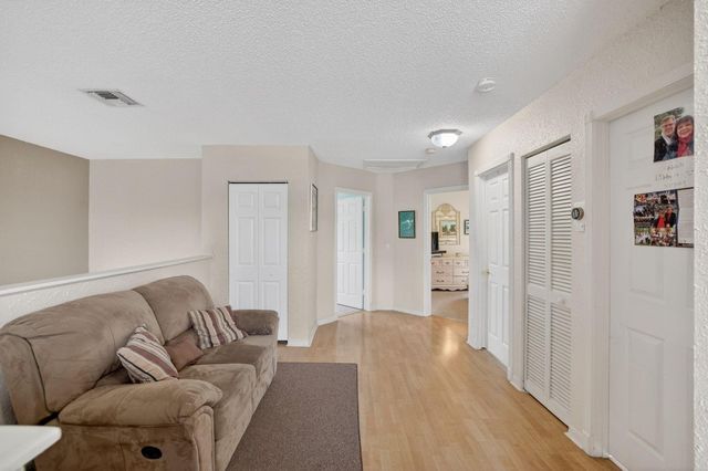 10638 NW 7th Street, Pembroke Pines, FL 33026