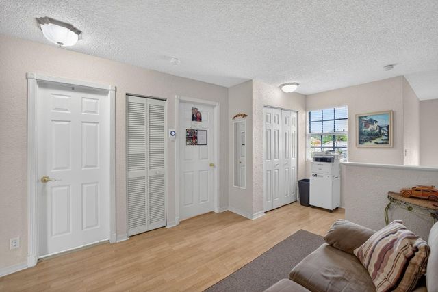 10638 NW 7th Street, Pembroke Pines, FL 33026