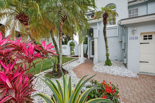 10638 NW 7th Street, Pembroke Pines, FL 33026