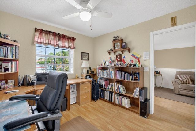 10638 NW 7th Street, Pembroke Pines, FL 33026