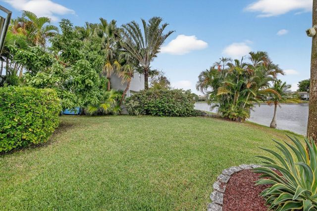 10638 NW 7th Street, Pembroke Pines, FL 33026