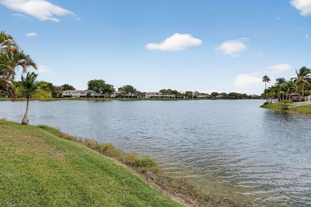 10638 NW 7th Street, Pembroke Pines, FL 33026