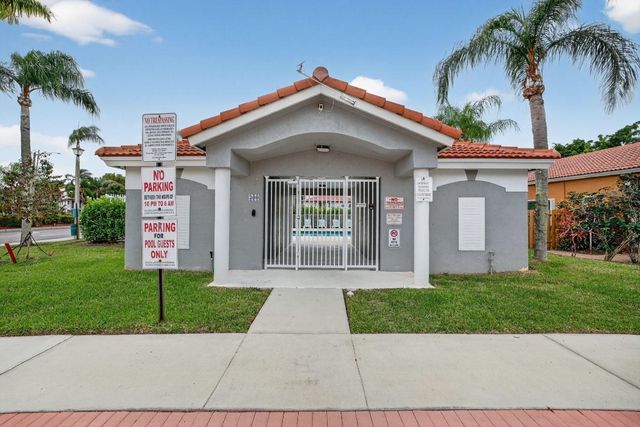 10638 NW 7th Street, Pembroke Pines, FL 33026