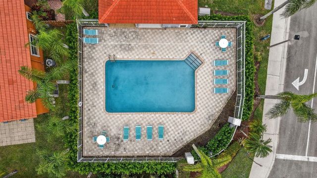 10638 NW 7th Street, Pembroke Pines, FL 33026