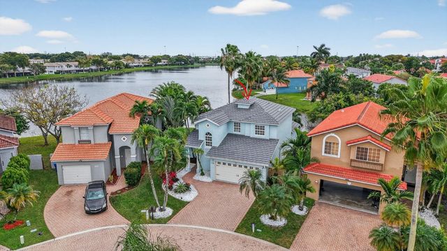 10638 NW 7th Street, Pembroke Pines, FL 33026