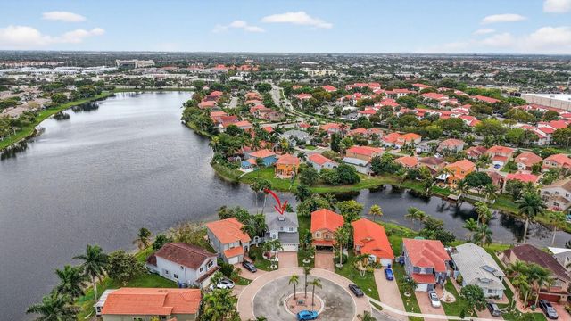 10638 NW 7th Street, Pembroke Pines, FL 33026