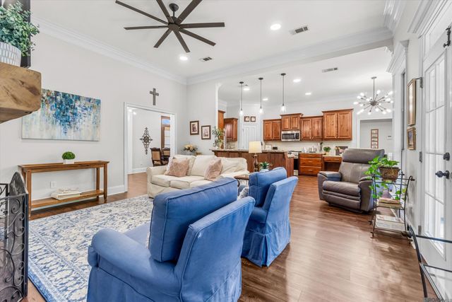 18734 Loch Bend Ave, Greenwell Springs, LA 70739