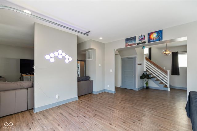 2502 Carrollton Avenue, Indianapolis, IN 46205