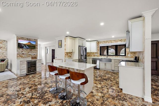 34765 Northland Drive, Livonia, MI 48152