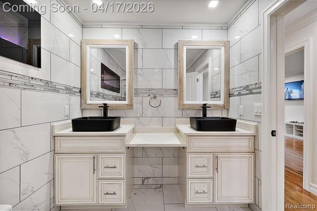 34765 Northland Drive, Livonia, MI 48152