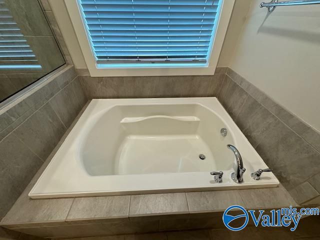 7112 Hickory Cove Way, Gurley, AL 35748