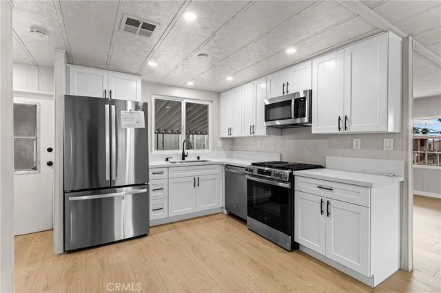 200 W San Bernardino 19, Rialto, CA 92376