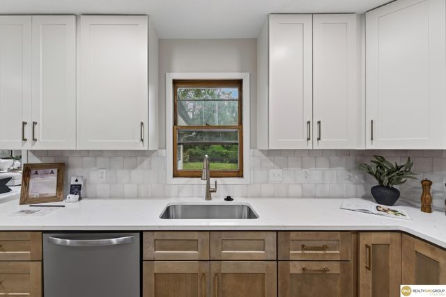 7179 N 60th Street, Omaha, NE 68152