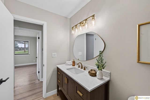 7179 N 60th Street, Omaha, NE 68152