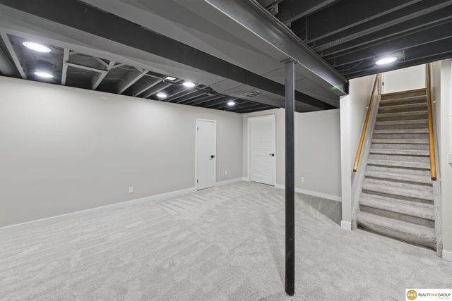 7179 N 60th Street, Omaha, NE 68152