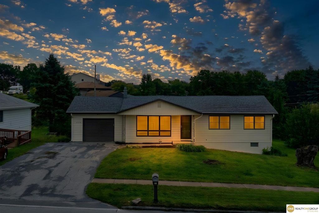 7179 N 60th Street, Omaha, NE 68152