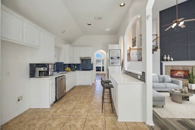 11208 Whispering Brook Lane, Fort Worth, TX 76140