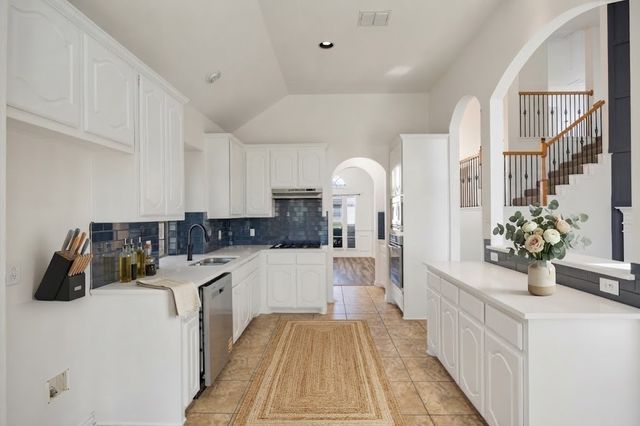 11208 Whispering Brook Lane, Fort Worth, TX 76140