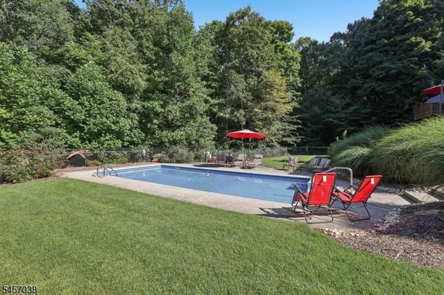 34 Longview Lane, Vernon Twp., NJ 07419