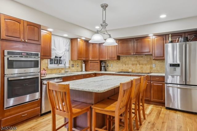 34 Longview Lane, Vernon Twp., NJ 07419