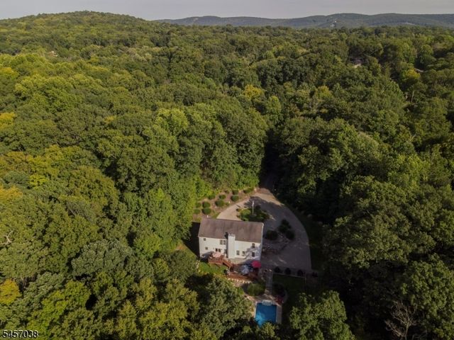 34 Longview Lane, Vernon Twp., NJ 07419