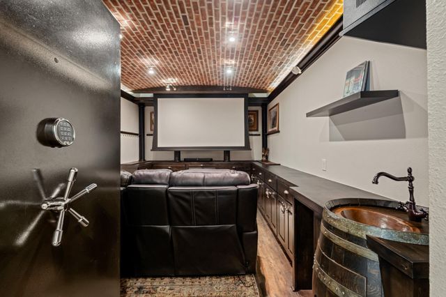 1231 Parkway 2, Austin, TX 78703