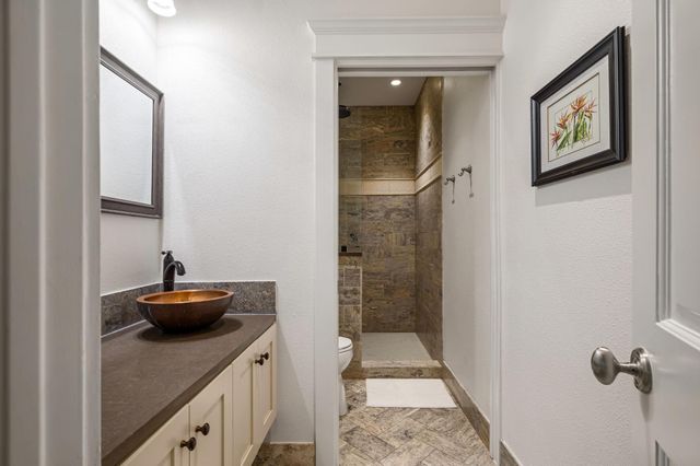 1231 Parkway 2, Austin, TX 78703